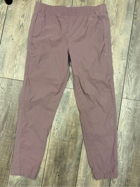 Eddie Bauer Women’s size 8 Light Outdoor  Pants mauve
